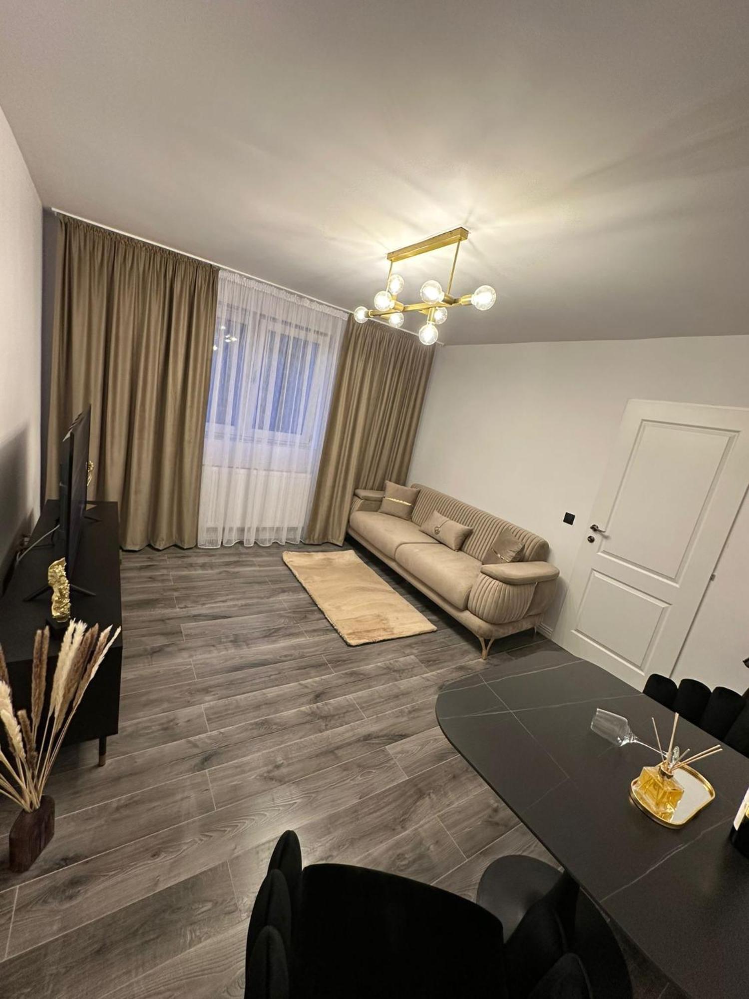 Evelyn Apartment Bistriţa Extérieur photo
