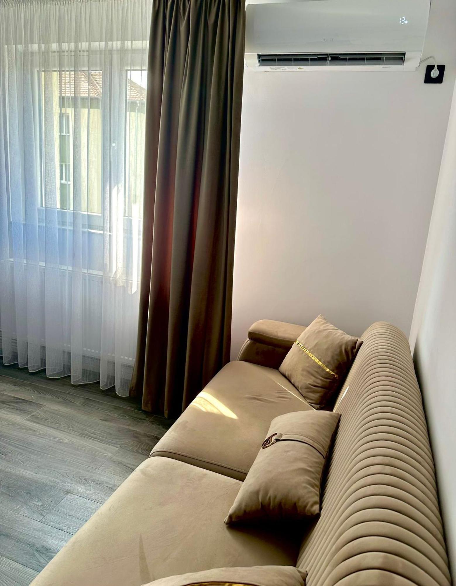 Evelyn Apartment Bistriţa Extérieur photo